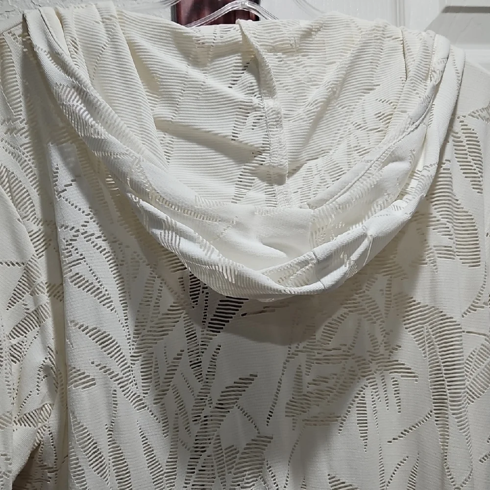 Chic Cream V-Neck Women's Tunic/Swim Suit Cover-up. - Picture 3 of 5